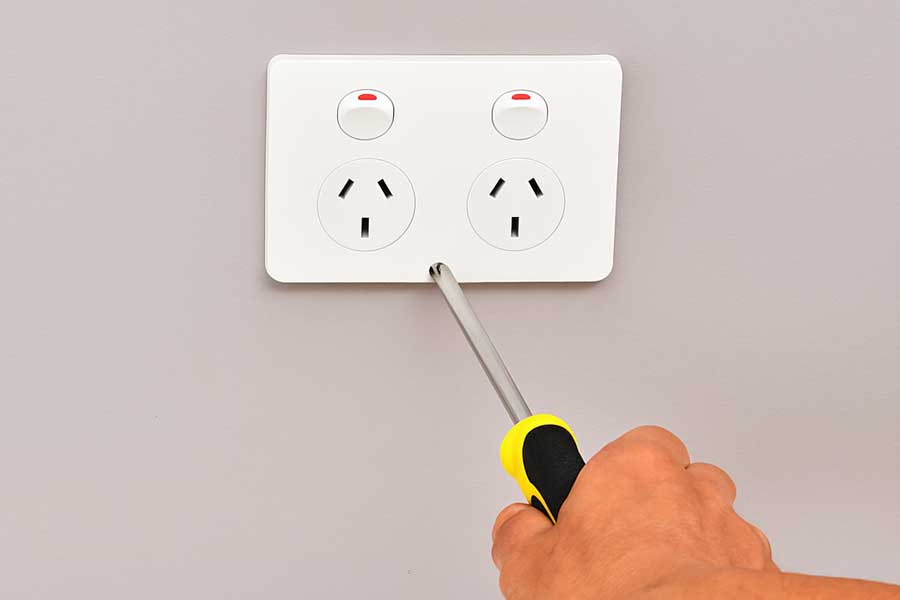 Unscrew Outlet