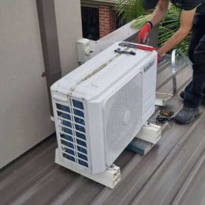Air conditioning installation Carlton gallery image