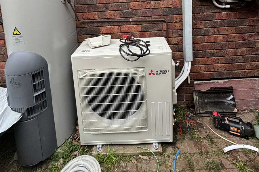 Air conditioning installation Carlton